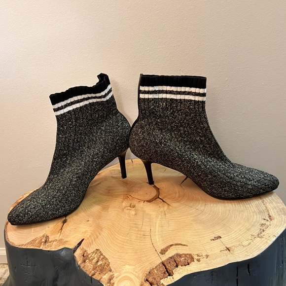 STUART WEITZMAN Waverly Sock Booties Black and Gold Glitter w/Stripe Top sz. 9.5 - Picture 5 of 8